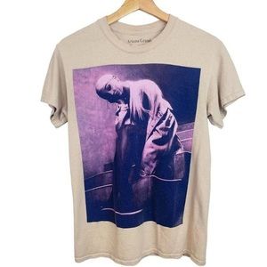 ariana grande sweetener tour shirt